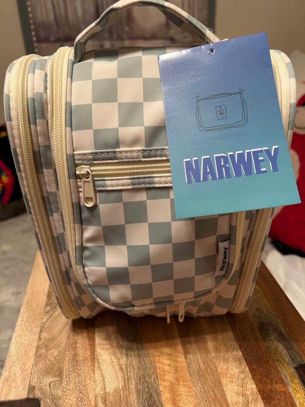 Narway Checkered Travel Toiletry Bag in Light Blue and Cream new with tag